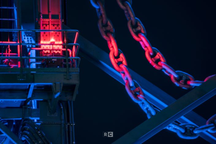 World War Memorial Bridge Chains